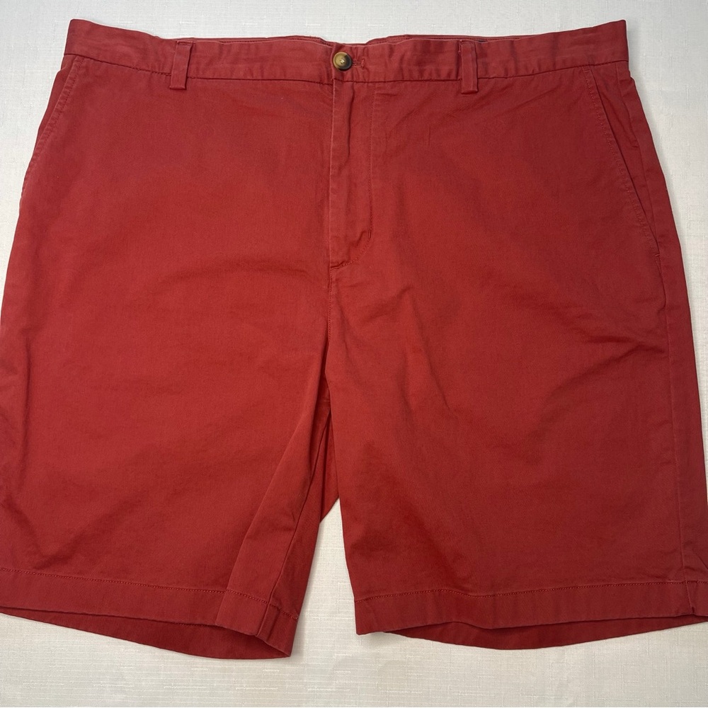 Men’s Vineyard Vine maroon 9” breaker‎ golf shorts size 42